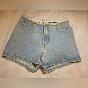 No boundaries mini shorts